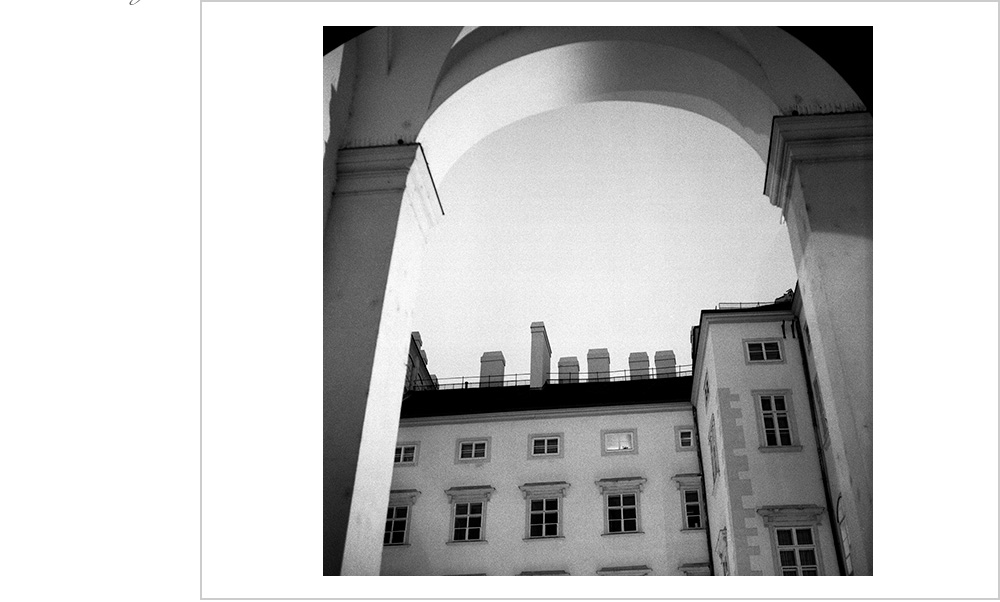 Count them, there are 6! See how that works? A charming building in Vienna provides the perfect opportunity to kick ass. Big thanks to the one apartment that decided to stay up late and contribute